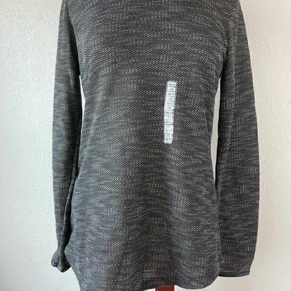 NWT Passports Women’s Top Size M